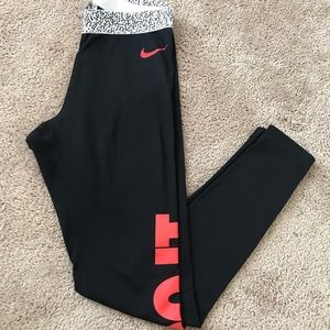 Nike Logo Leggings Yoga Pants